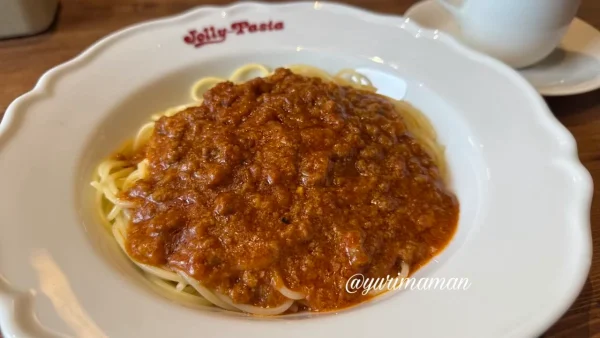 ひき肉がたっぷり入ったミートソースパスタ