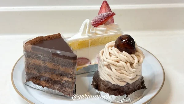 ラ・ブランシュで購入したモンブランやショートケーキ