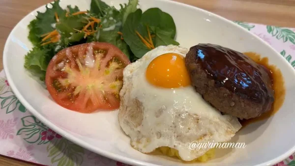 魔法のパンケーキ四国中央店のロコモコランチ