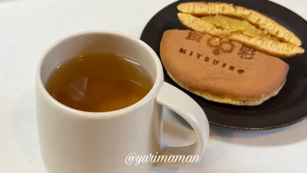 蜜彩のどらやきとお茶