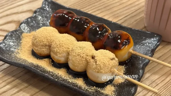 みつのもりの人気団子 みたらしと黒蜜きなこ