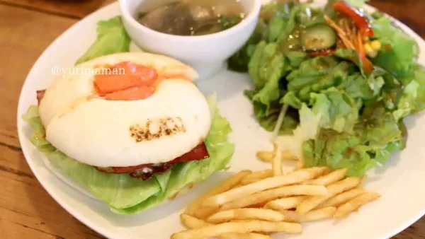 MOKU(モク)伊予市カフェのフォカッチャサンドランチ