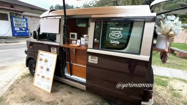 新居浜市を拠点に営業するkitchen car cafe Littleのキッチンカー