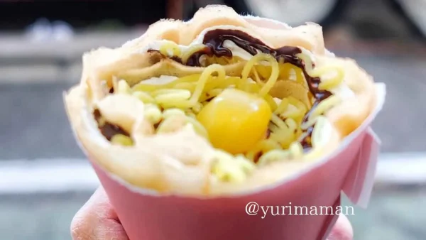 ロマンドーロール愛媛のモンブランチョコ生クリーム