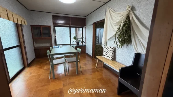 Shu Soco(シュウソーコ)のワンちゃんと過ごせる母屋のカフェスペース