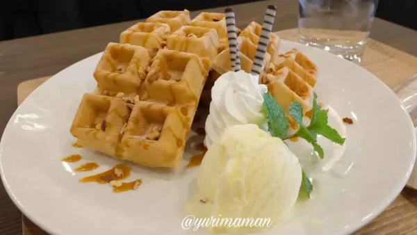 しろした珈琲(四国中央市川之江)ワッフル