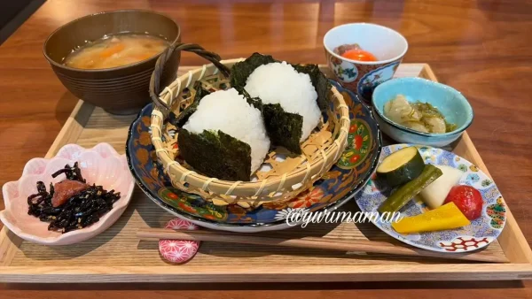 志津かわ珈琲庵のおにぎり朝ごはん