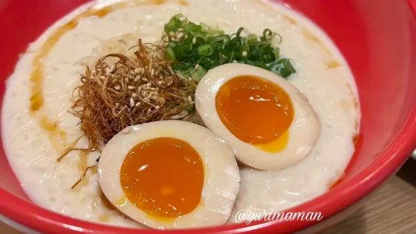 台湾風煮卵をトッピングした豆乳粥