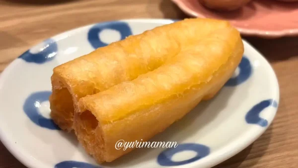 台湾粥と一緒に楽しむ台湾の揚げパン油条