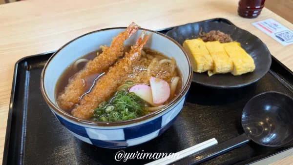 津島つむぎやの海老天うどん・鯛出汁