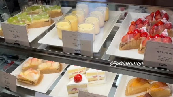 津島つむぎやで販売するLIBRAのケーキ02