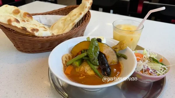 アリーナ古三津店のチキン&ベジタブルスープカレーセット