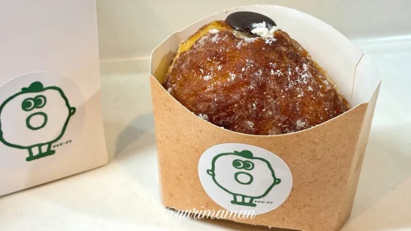 ドドドーナツのホイップクリームドーナツ