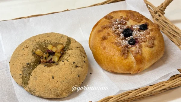 KIJIUMA BAGELの蜜芋焦がしきなことブルーベリーとクランブル