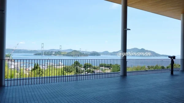 来島海峡SAの展望スペースから眺める来島海峡大橋