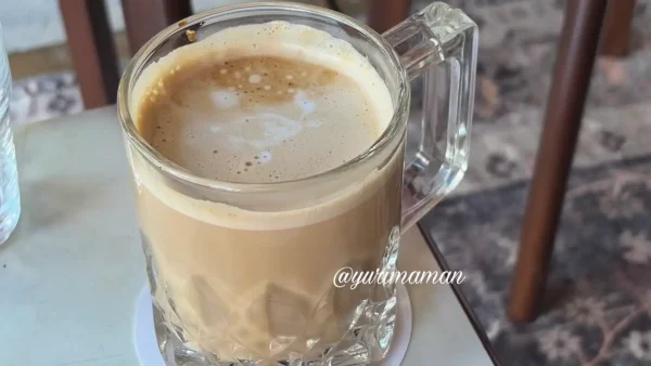 喫茶AFTER HOURSのカフェラテ