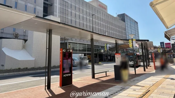 新しくなった松山市駅前のバス乗り場
