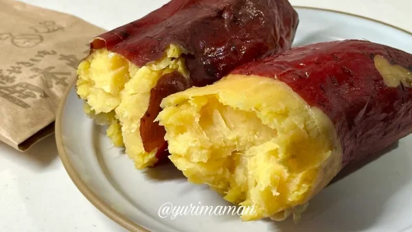 蜜がにじむ岡本商店のつぼ焼きいも