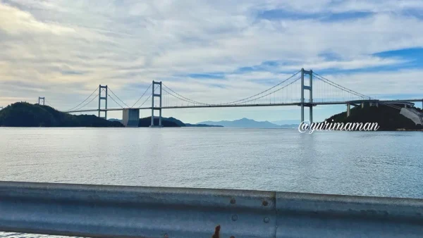 瀬戸内海に架かる来島海峡大橋