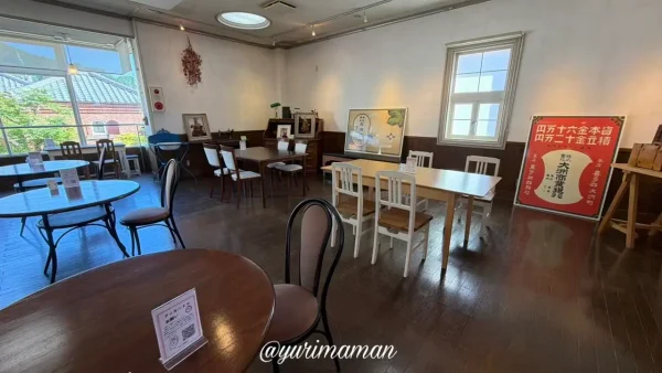おおず赤煉瓦館2階のレトロなカフェスペース