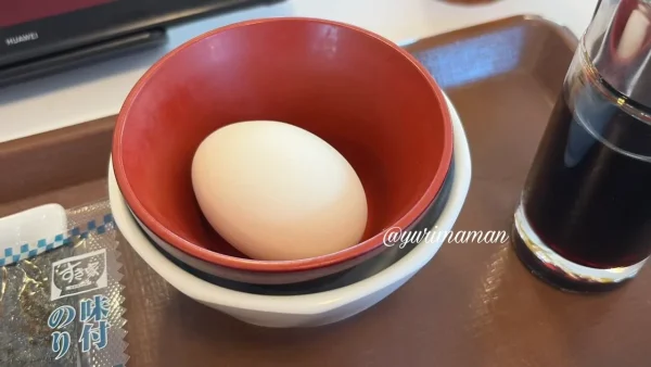 すき家のたまかけ朝食に付く生たまごと味付のり