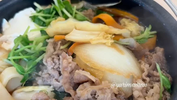 吉野家の牛すき鍋膳のお肉と野菜